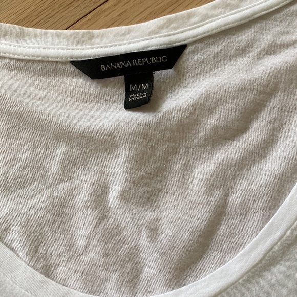 GUC Banana Republic Scoop Neck Tunic T-Shirt with Ruffles Bottom - Picture 2 of 3